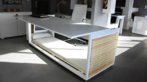 Le « Working Hard » – un bureau pour dormir et travailler confortablement au bureau