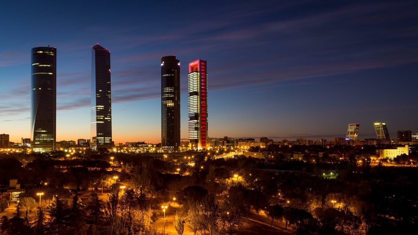 Orly, 13h : rumbo a Madrid con una maleta llena de preguntas Cyber